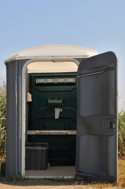 Best Portable restroom trailer rental  in Forsyth, MO